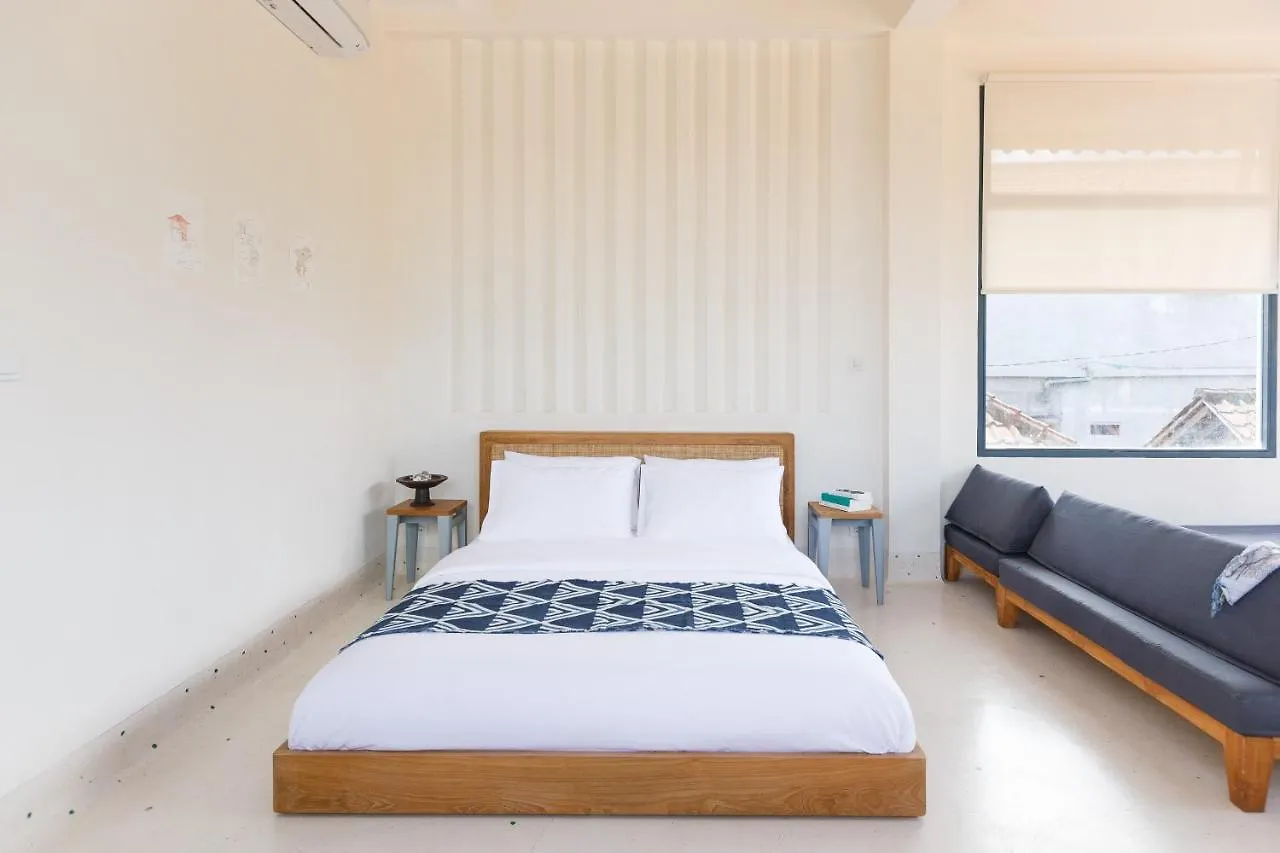 Contemporary Artisanal Studio Apartment In Ubud