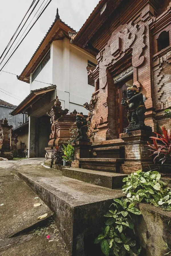 Contemporary Artisanal Studio Apartment In Ubud