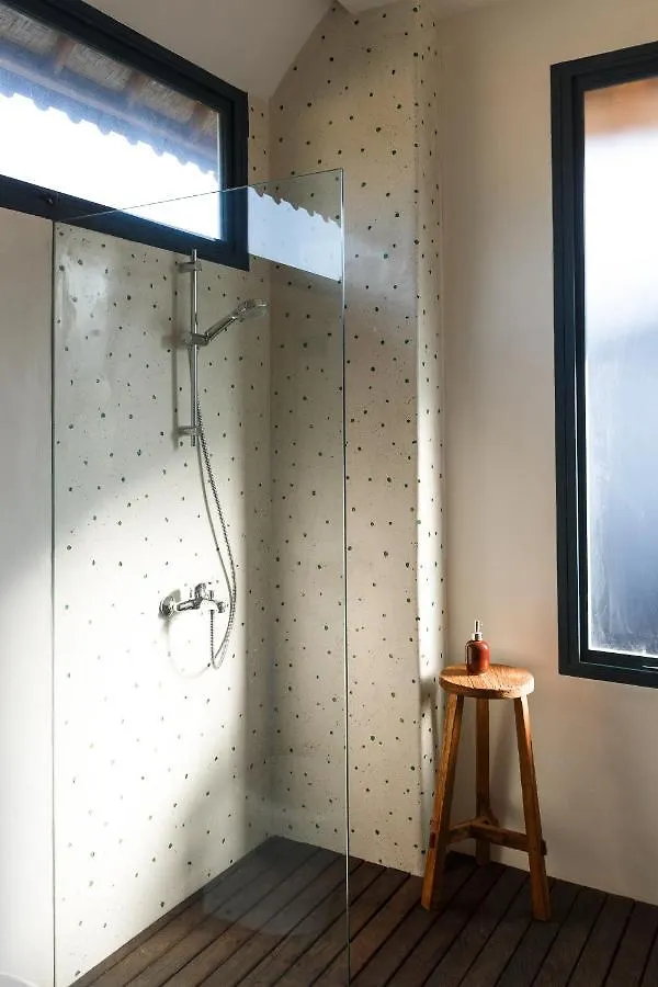Contemporary Artisanal Studio Apartment In Ubud אובוד